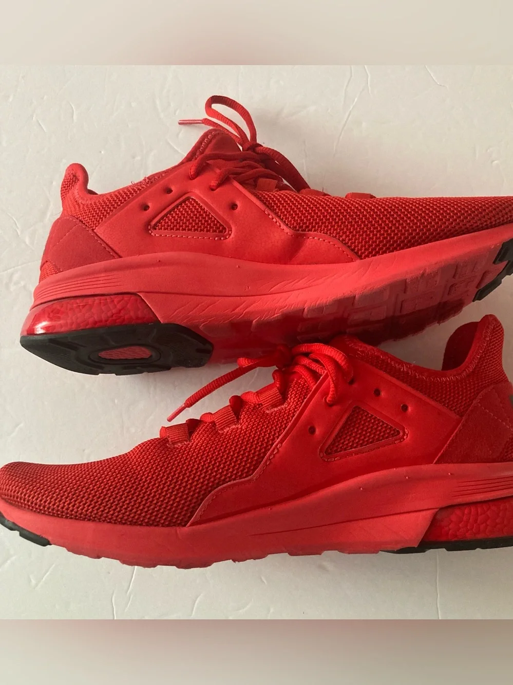 Puma Red Men's SZ 9.5 Athletic Sneakers comfort plus.